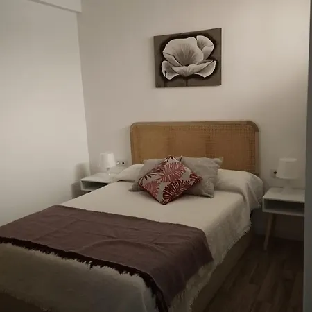 Faro Da Borneira * 坎加斯德穆拉索